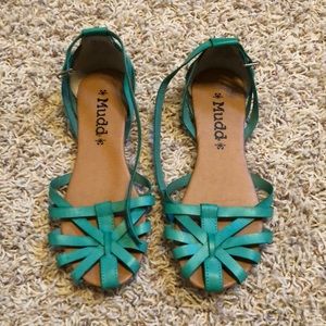 Mudd faux leather green sandals